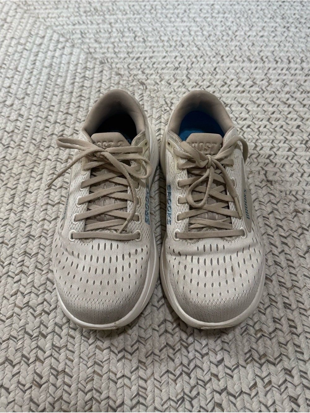 Brooks Ghost Max 3 Running Sneakers in White/Grey/Blue - Picture 11 of 14